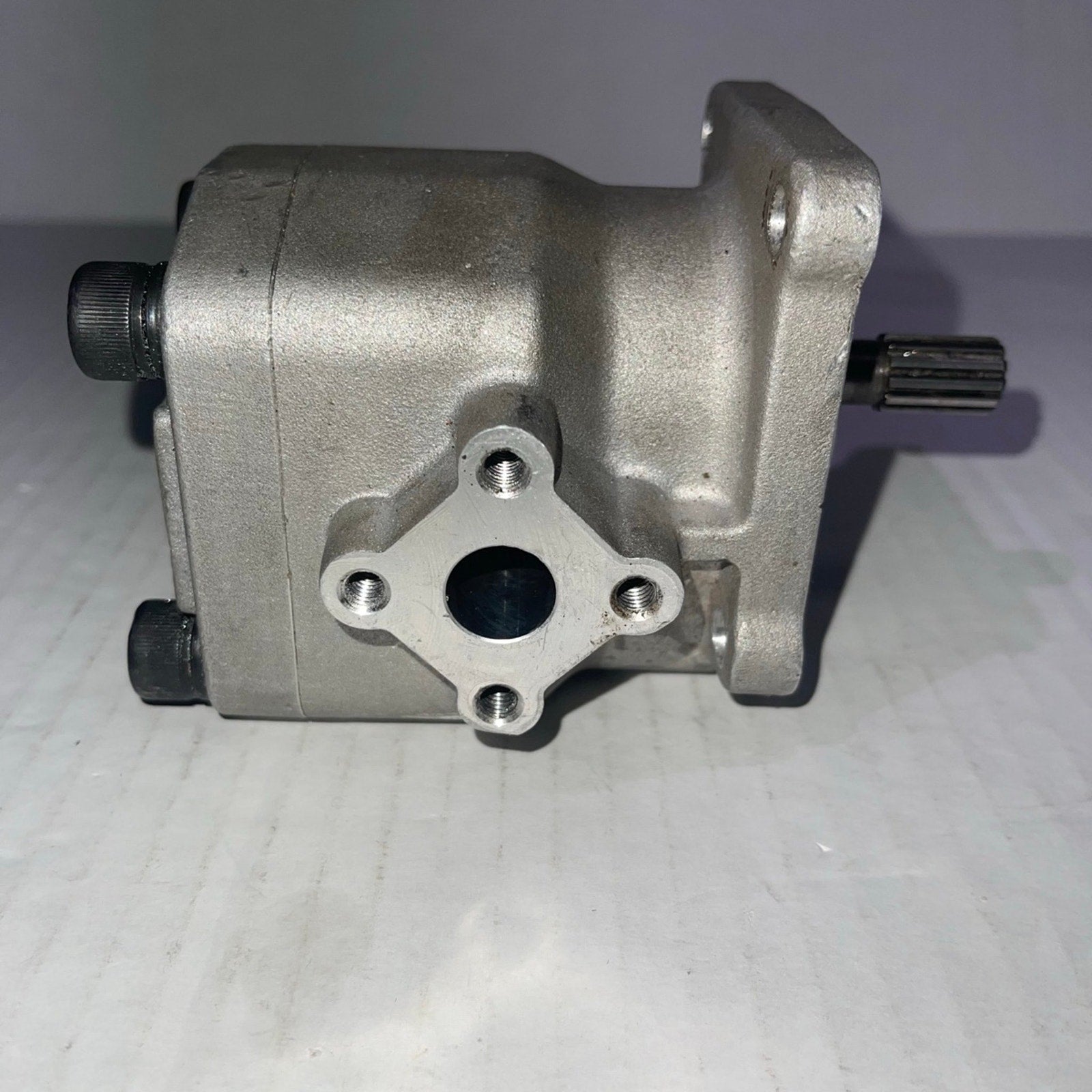 35110-76100 Hydraulic Pump for Kubota Tractors L175, L185, L225, L245, L295, L20